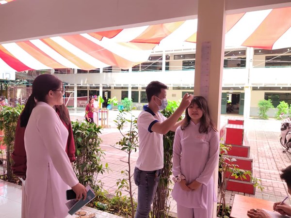 Khám sức khỏe cho học sinh- Năm học 2020-2021_7.jpg